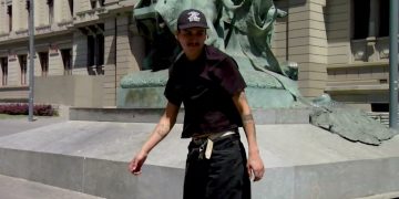 Neighborhood Street Market | Seguir Video | Entrevista a Robinson Pinto
